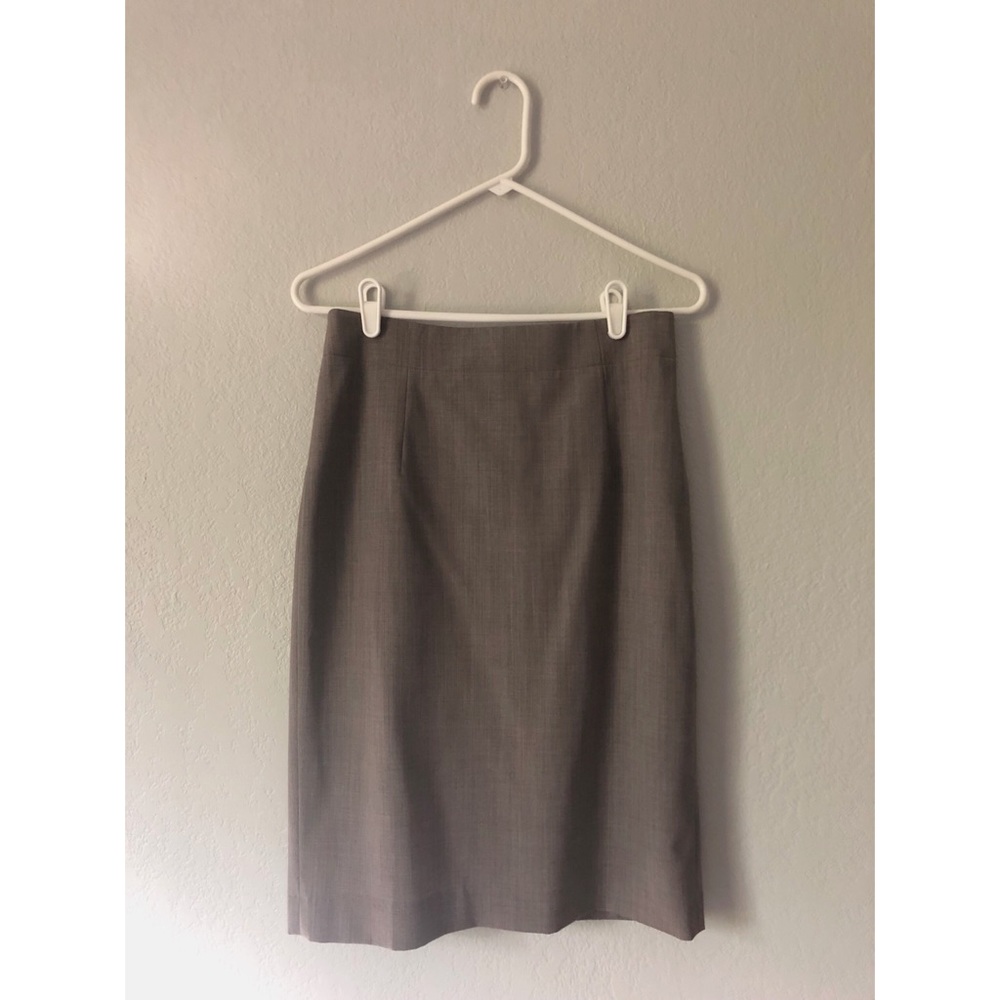 Banana Republic • NWT Straight Skirt
